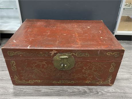 LARGE VINTAGE CHINESE CHEST (24”x32”x15”)