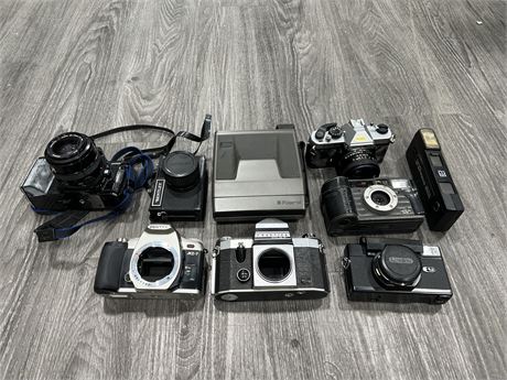 LOT OF MISC CAMERAS & FLASH - AS IS