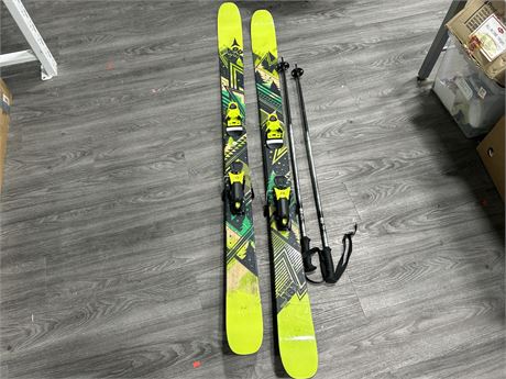 ATOMIC THE ACCESS 181 SKIS W/BINDINGS & POLES - SPECS IN PHOTOS