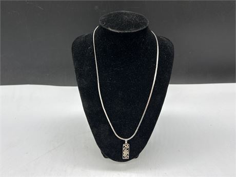 MARKED 925 STERLING SILVER NECKLACE & PENDANT