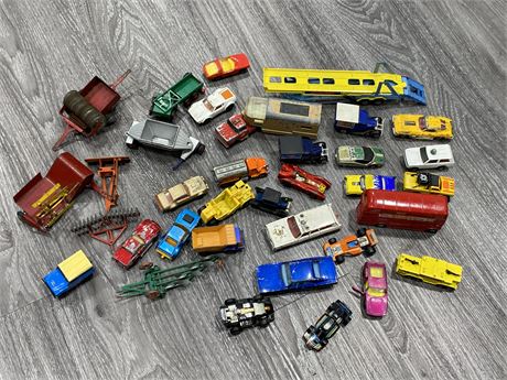 LOT OF VINTAGE MATCHBOX/HOTWHEELS COLLECTABLES