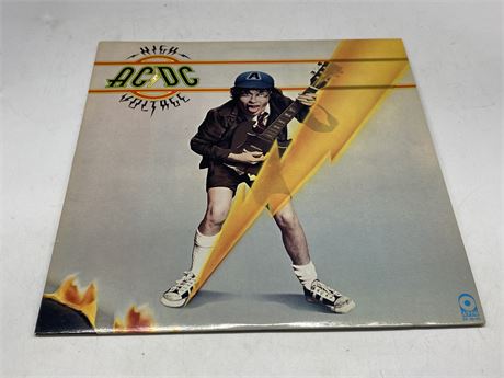 AC/DC - HIGH VOLTAGE - NEAR MINT (NM)