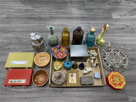 TRAY OF VINTAGE COLLECTABLES