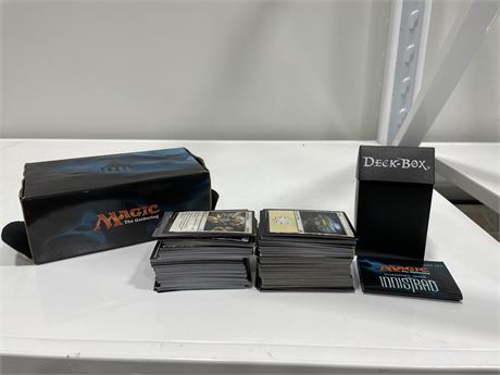 LOT OF MAGIC THE GATHERING TRADING CARDS