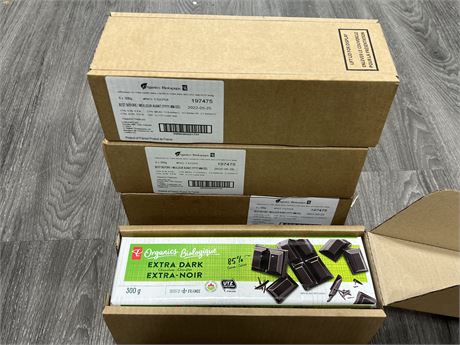 4 BOXES OF EXTRA DARK ORGANIC CHOCOLATE - 24 BARS TOTAL