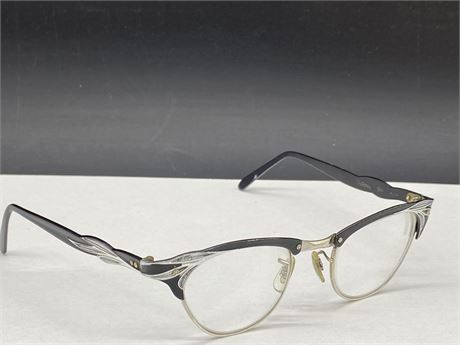 1950’S CAT EYE GLASSES BY VICTORY