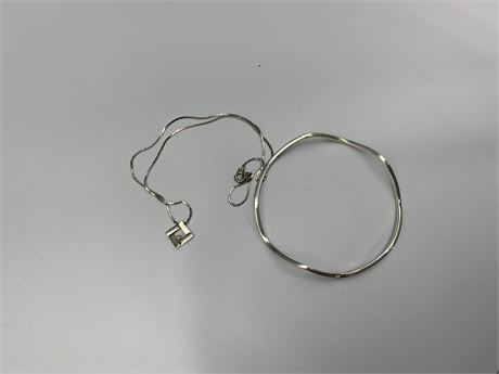 925 STERLING SILVER W/PENDANT NECKLACE & BANGLE