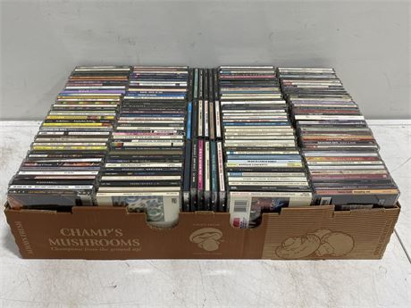 LARGE TRAY OF CDS
