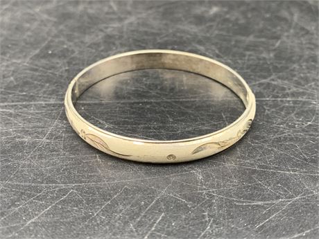 STERLING SILVER HINGED BANGLE