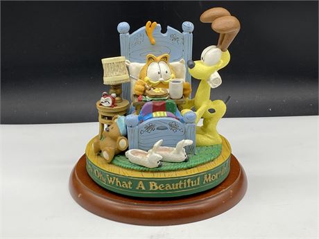 VINTAGE GARFIELD ON “WHAT A BEAUTIFUL MORNING” MUSIC BOX (8.5” TALL)