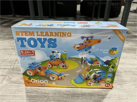 NEW 132PC 5 IN 1 STEM LEARNING TOYS SET