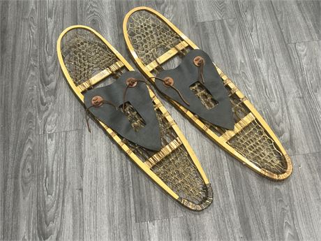 VINTAGE FABER MADE IN CANADA SNOWSHOES (37” long)