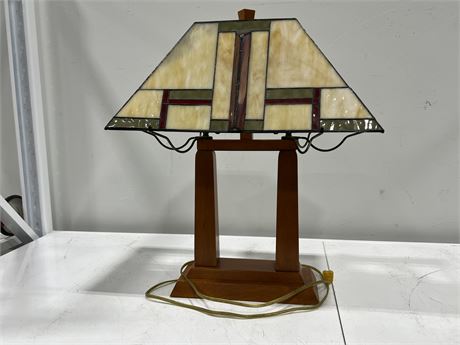 VINTAGE ARTS & CRAFTS STAINED GLASS LAMP (2ft tall)