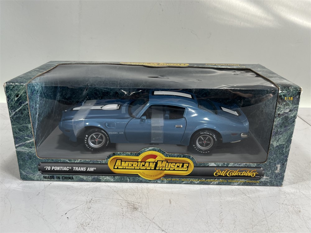 Urban Auctions - 1:18 SCALE PONTIAC TRANS AM DIECAST