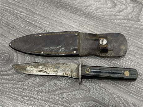 ANTIQUE KNIFE IN LEATHER SHEATH