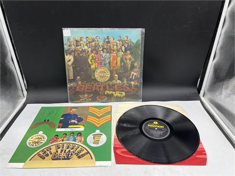 RARE 1967 (1ST UK PRESS) MONO - SGT. PEPPERS BEATLES - PMC 7027