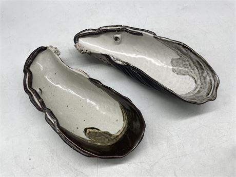 2 SIGNED POTTERY MUSSELS FROM MUSSELS + MORE CAMPBELL RIVER