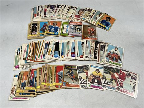 LOT OF 1970s NHL CARDS