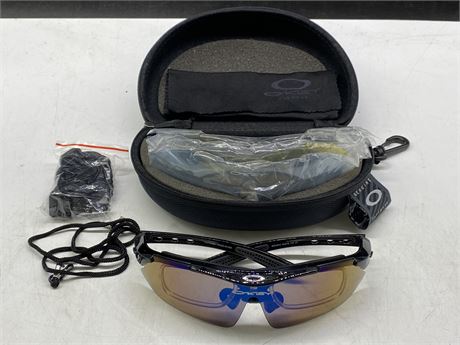 5 PAIRS OF OAKLEY SUNGLASSES W/CASE