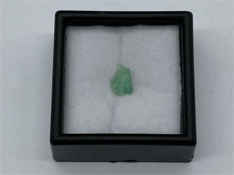 GENUINE COLOMBIAN QUALITY EMERALD CRYSTAL SPECIMEN - 1.03CT