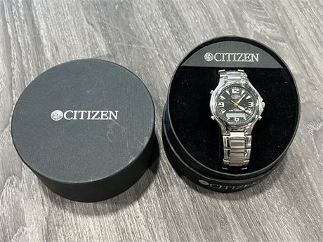 CITIZEN WATCH IN CASE (Untested)