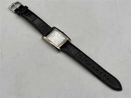 BULOVA CARAVELLE COLLECTABLE WRIST WATCH - NEEDS BATTERY