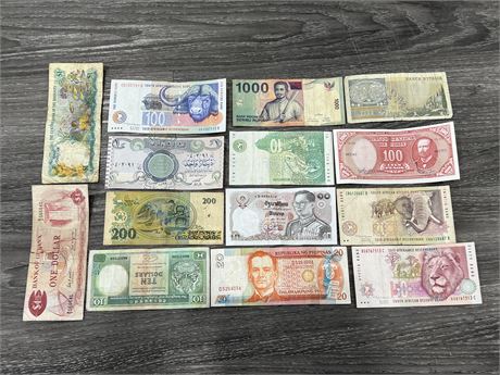 LOT OF ASSORTED PAPER CURRENCY BANK NOTES