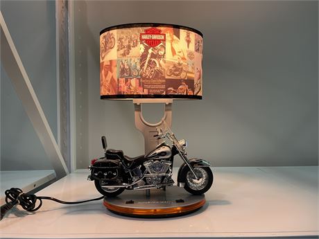 HARLEY DAVIDSON MOTORCYCLE LAMP W/ REAL BIKE SOUNDS
