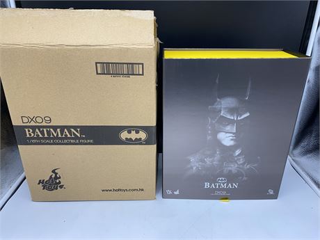 HOT TOYS 1:6 SCALE BATMAN 1989 FIGURE W/ORIGINAL MAILING BOX