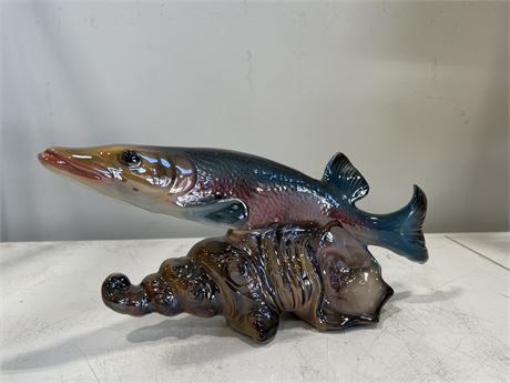 LARGE PORCELAIN VINTAGE FISH MADE IN ITALY - 17” LONG