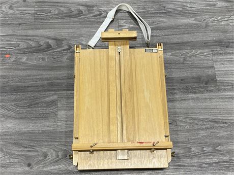 FOLDING PAINTING EASEL