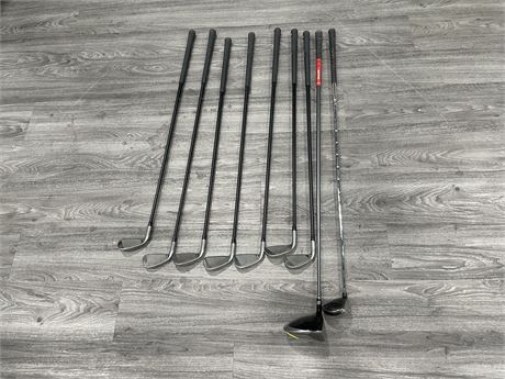 SET OF NIKE GOLFCLUBS WITH SQ DRIVER