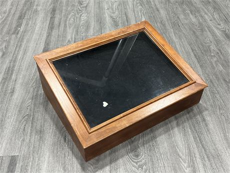 COUNTER TOP SHADOW BOX DISPLAY (25” wide)