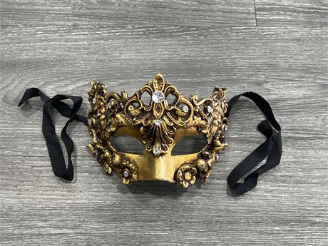 VENETIAN DUCHESS COLUMBINA GOLD MASK - HAND CRAFTED IN ITALY - 5” LONG