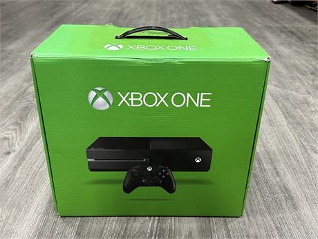 USED XBOX ONE IN BOX