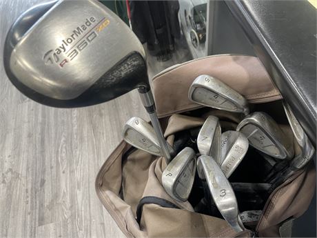 FULL SET OF TAYLORMADE CLUBS IN TAYLORMADE GOLF BAG