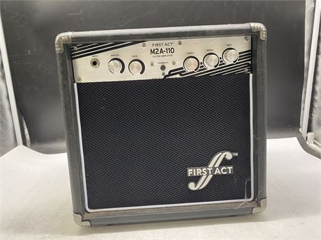 FIRST ACT M2A-110 GUITAR AMP