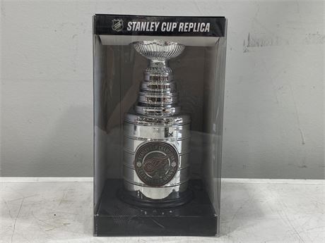 RED WINGS STANLEY CUP REPLICA IN BOX - HEAVY (8”)