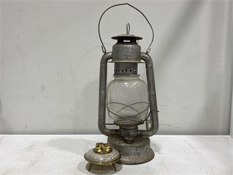 BEACON KEROSENE LAMP (17”)  W/VINTAGE RONSON 1970 LIGHTER