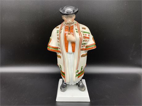 HEREND HAND PAINTED PORCELAIN FIGURE