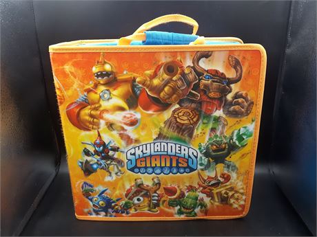 SKYLANDERS COLLECTION WITH CASE