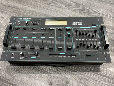 REALISTIC SSM-2100 STEREO SOUND 8 TRACK MIXER