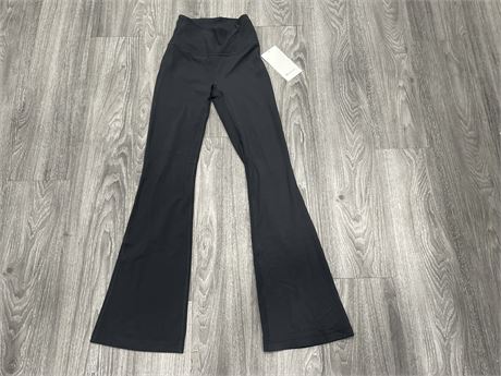 (NEW WITH TAGS) LULULEMON GROOVE SHR FLARE PANT *NULU SIZE 4