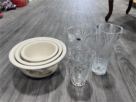 3 CORELLE MIXING BOWLS & CRYSTAL VASES
