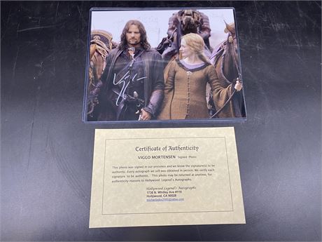 SIGNED VIGGO MORTENSEN LORD OF THE RINGS MOVIE PICTURE (With COA)