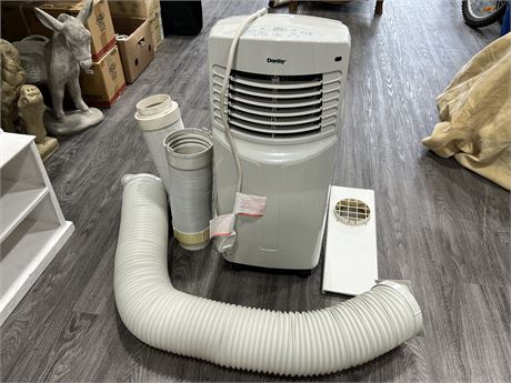 DANBY AIR CONDITIONER W/ACCESSORIES- WORKS