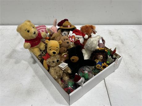 FLAT OF STUFFIES / COLLECTABLES