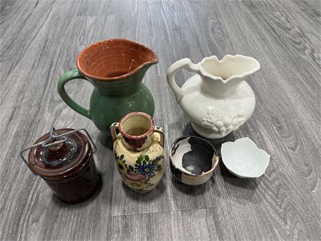 4 PIECES OF VINTAGE POTTERY