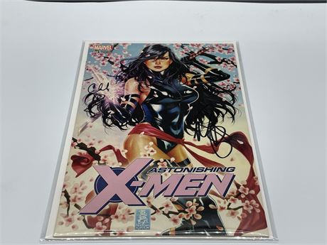 DUAL SIGNED ASTONISHING X-MEN VARIANT COVER #001