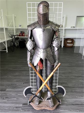 KNIGHT ARMOUR WITH BATTLE AXES (FULL SIZE/REPLICA)